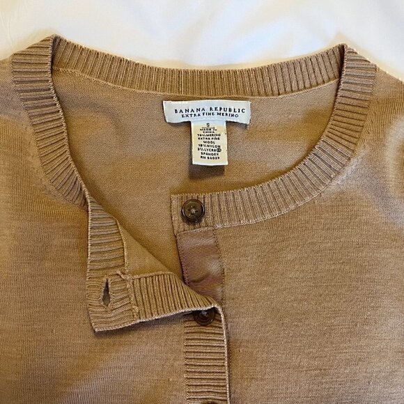 Banana Republic Extra Fine Merino Wool Blend Cardigan Sweater Size Small - Picture 3 of 9